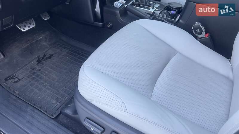 Фото Toyota Land Cruiser Prado з оголошення AUTO.RIA