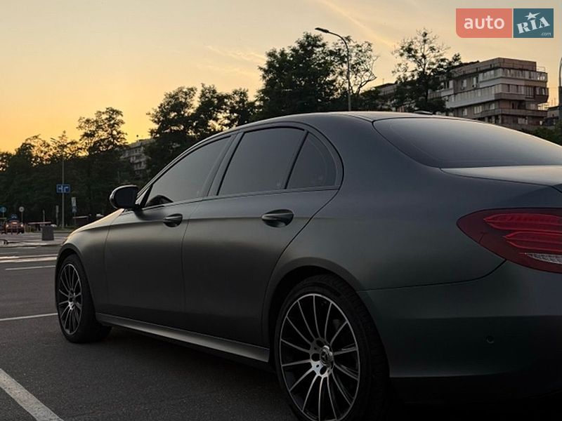 Фото Mercedes-Benz E-Class з оголошення AUTO.RIA