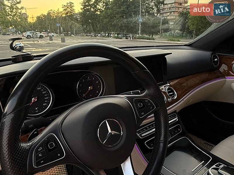 Фото Mercedes-Benz E-Class з оголошення AUTO.RIA