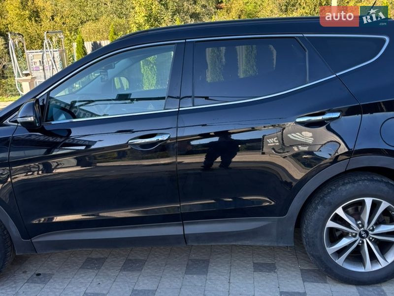 Фото Hyundai Santa FE з оголошення AUTO.RIA