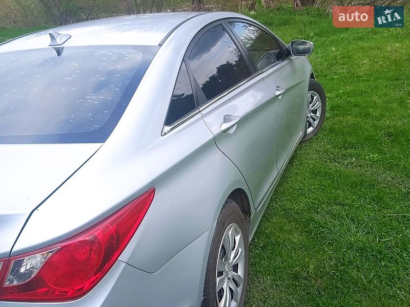 Фото Hyundai Sonata з оголошення AUTO.RIA