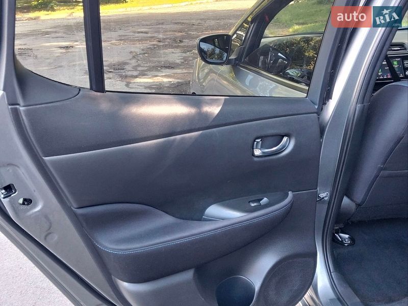 Фото Nissan Leaf з оголошення AUTO.RIA