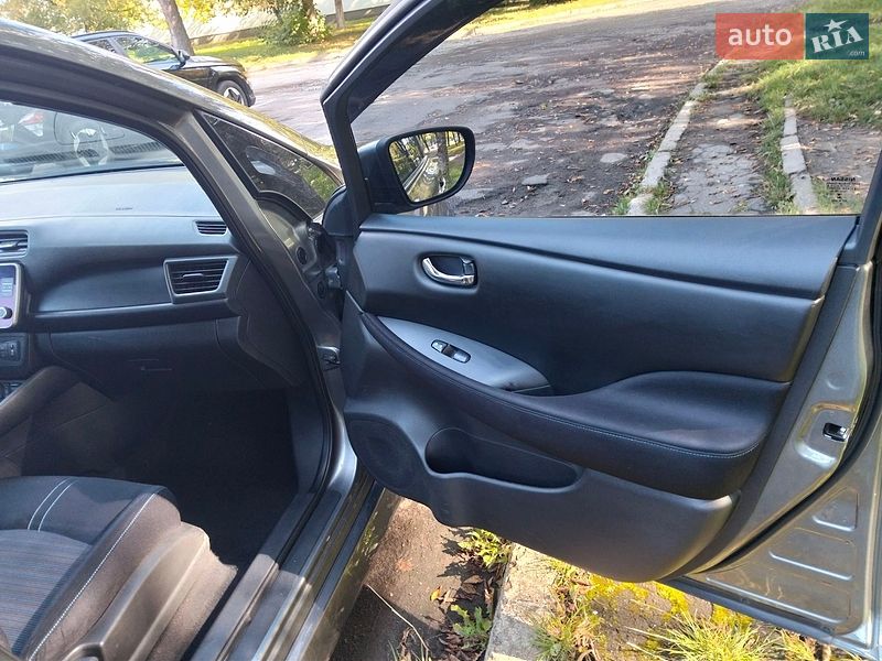 Фото Nissan Leaf з оголошення AUTO.RIA