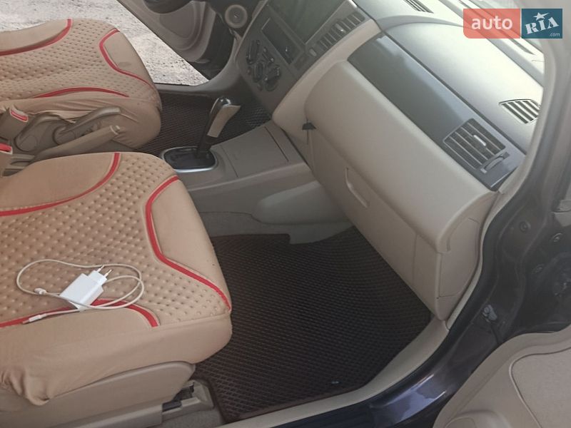 Фото Nissan TIIDA з оголошення AUTO.RIA