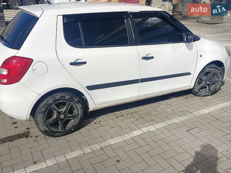 Фото Skoda Fabia з оголошення AUTO.RIA