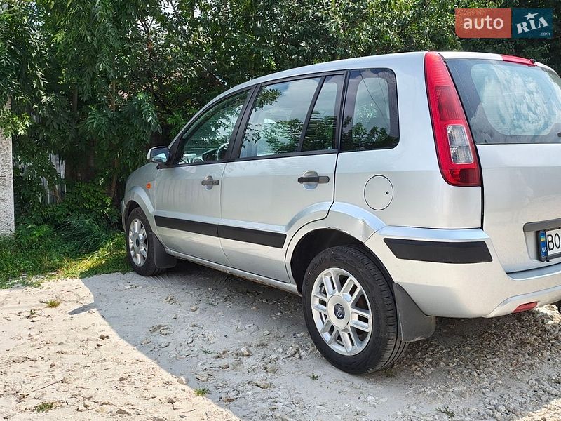 Фото Ford Fusion з оголошення AUTO.RIA