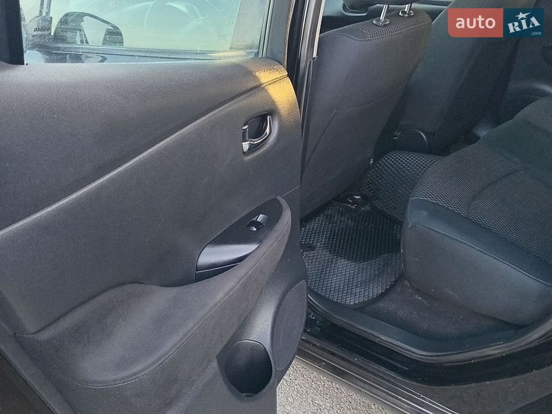 Фото Nissan Leaf з оголошення AUTO.RIA