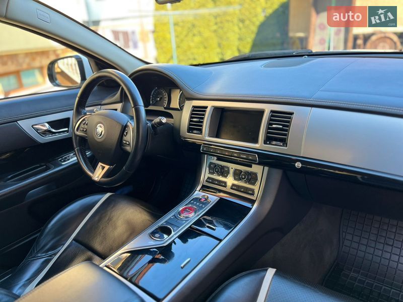 Фото Jaguar XF з оголошення AUTO.RIA