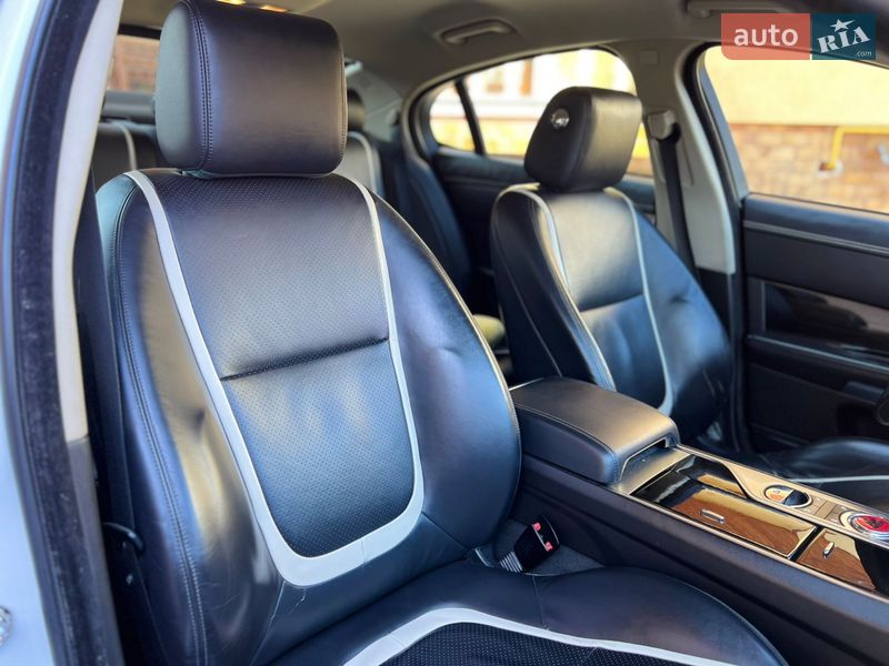 Фото Jaguar XF з оголошення AUTO.RIA
