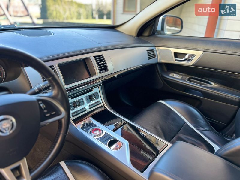 Фото Jaguar XF з оголошення AUTO.RIA