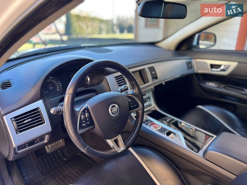 Фото Jaguar XF з оголошення AUTO.RIA