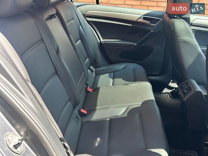 Фото Volkswagen Golf з оголошення AUTO.RIA