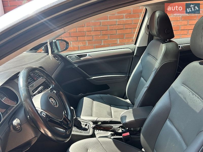 Фото Volkswagen Golf з оголошення AUTO.RIA