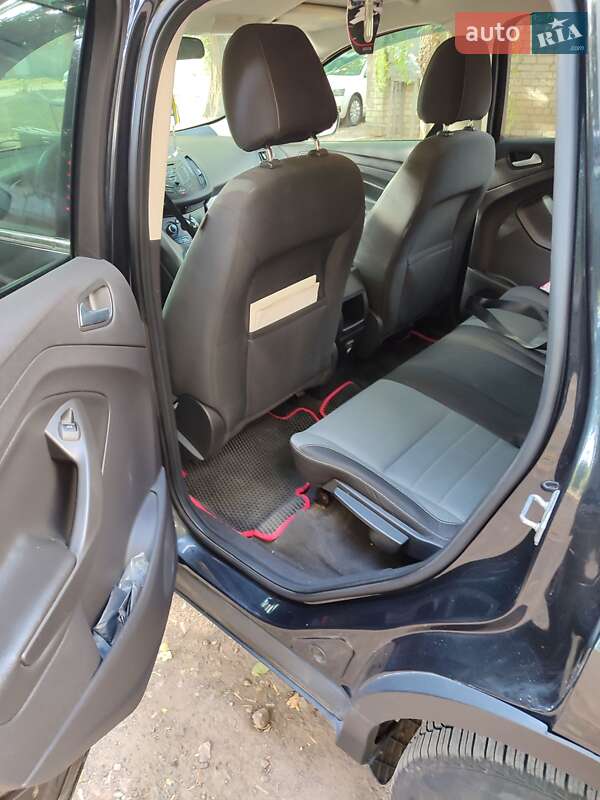 Фото Ford Escape з оголошення AUTO.RIA