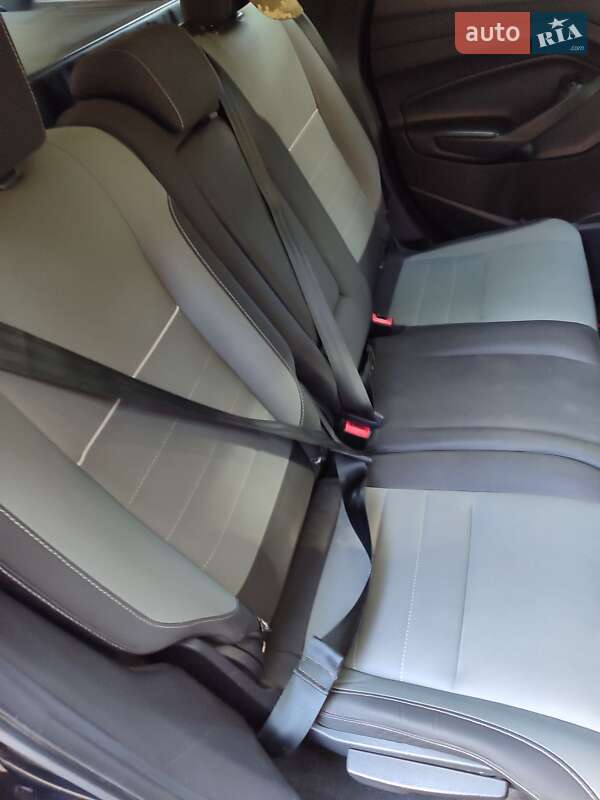 Фото Ford Escape з оголошення AUTO.RIA