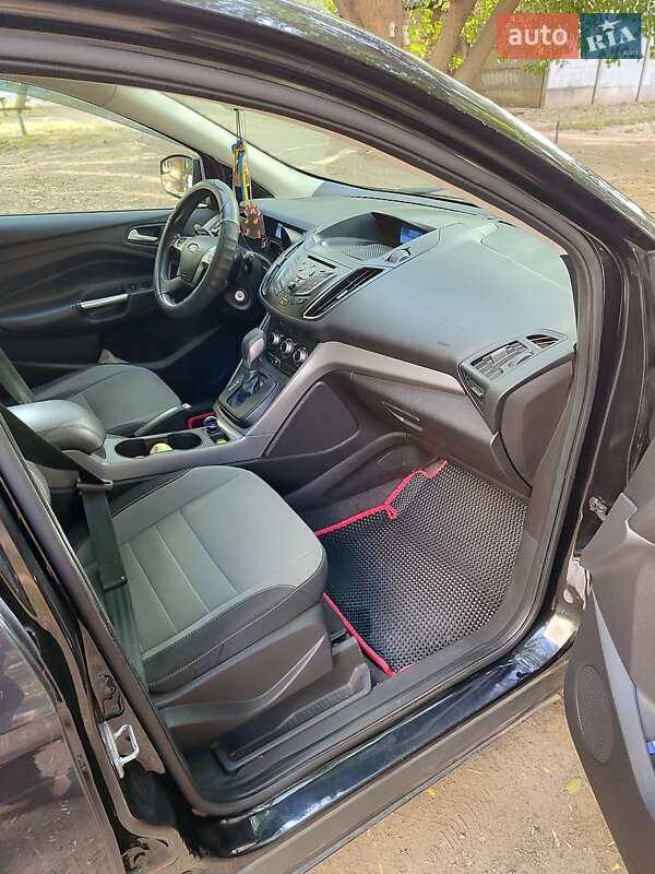 Фото Ford Escape з оголошення AUTO.RIA