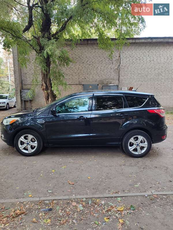Фото Ford Escape з оголошення AUTO.RIA