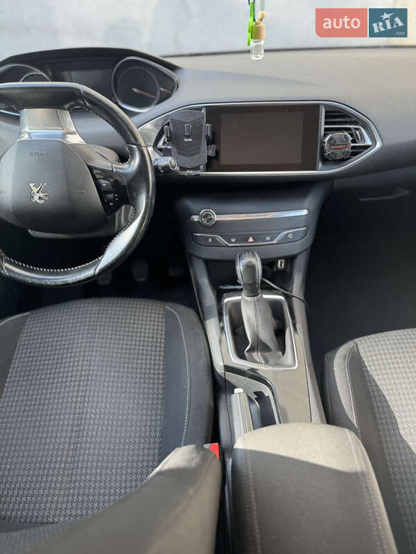 Фото Peugeot 308 з оголошення AUTO.RIA