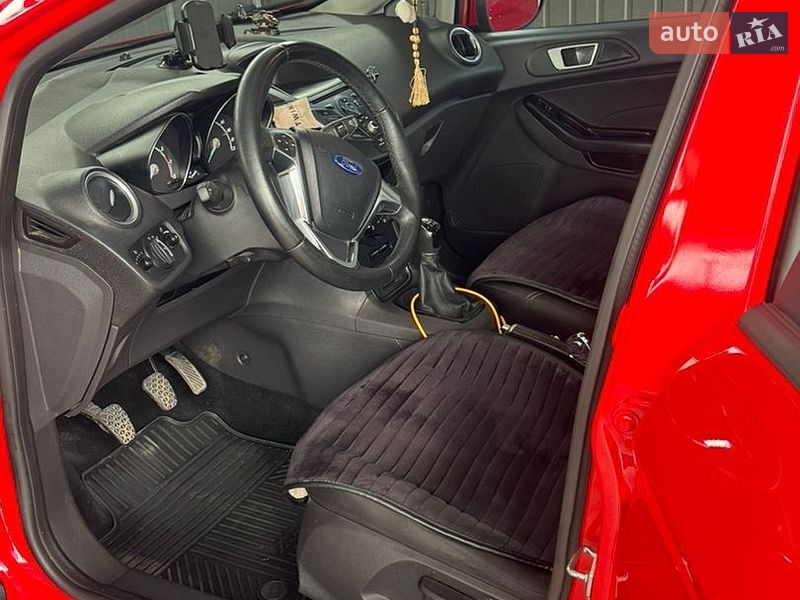 Фото Ford Fiesta з оголошення AUTO.RIA