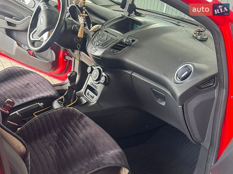 Фото Ford Fiesta з оголошення AUTO.RIA