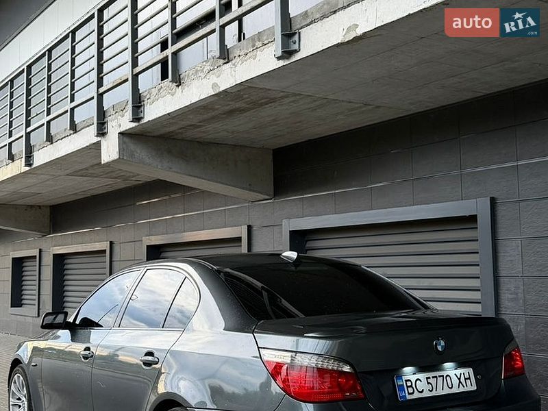 Фото BMW 5 Series з оголошення AUTO.RIA