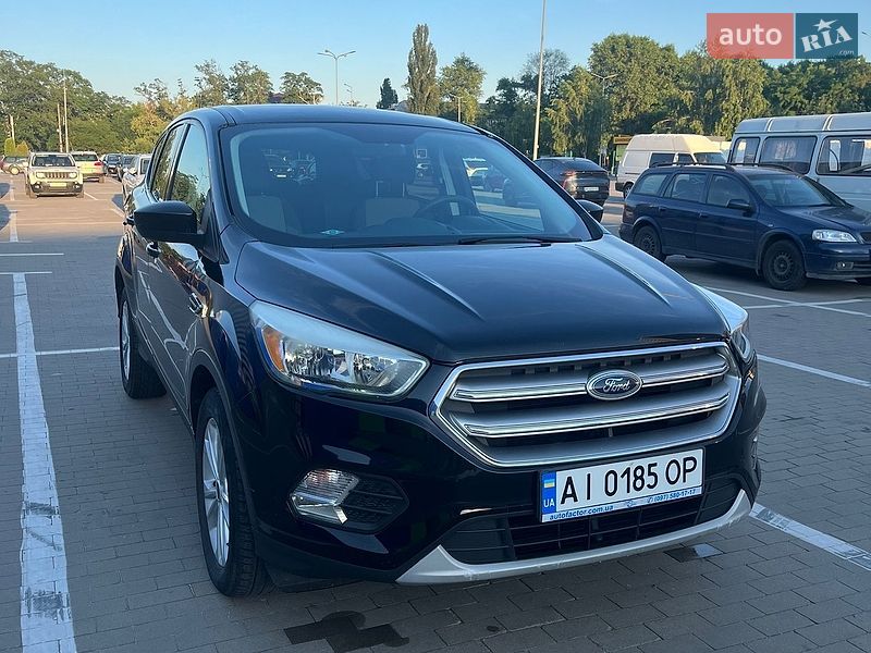 Фото Ford Escape з оголошення AUTO.RIA
