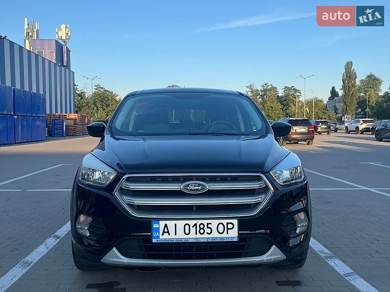 Фото Ford Escape з оголошення AUTO.RIA