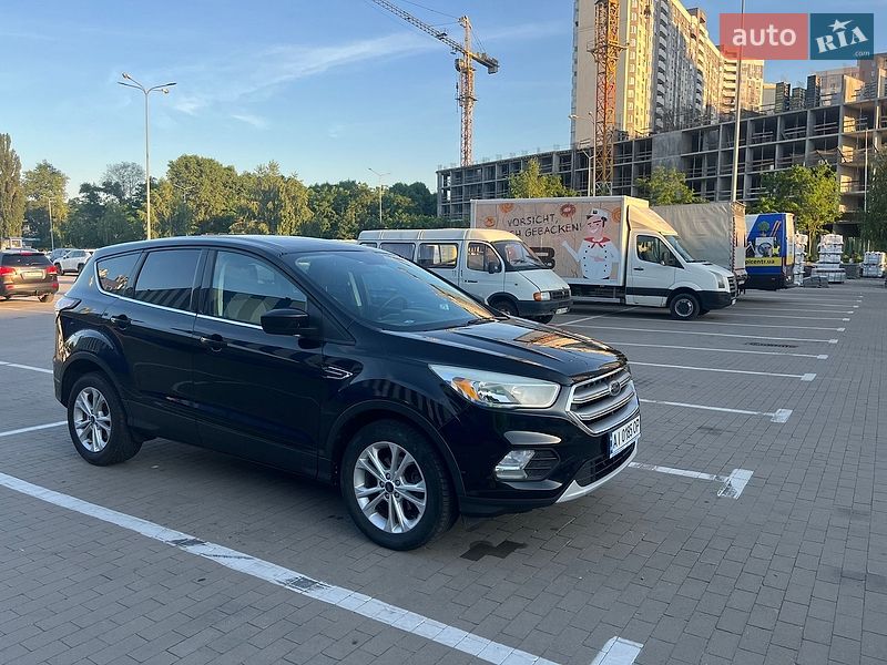 Фото Ford Escape з оголошення AUTO.RIA