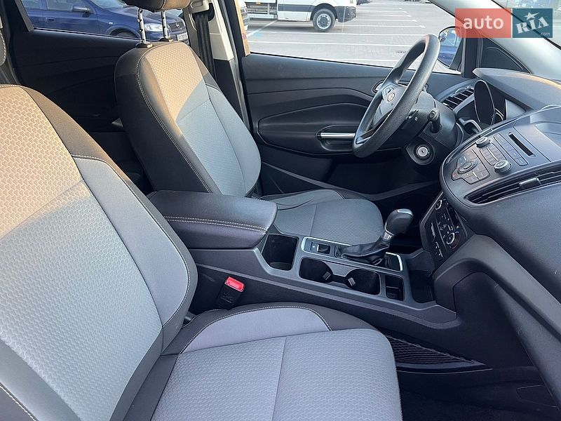 Фото Ford Escape з оголошення AUTO.RIA