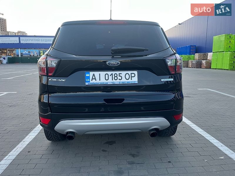 Фото Ford Escape з оголошення AUTO.RIA