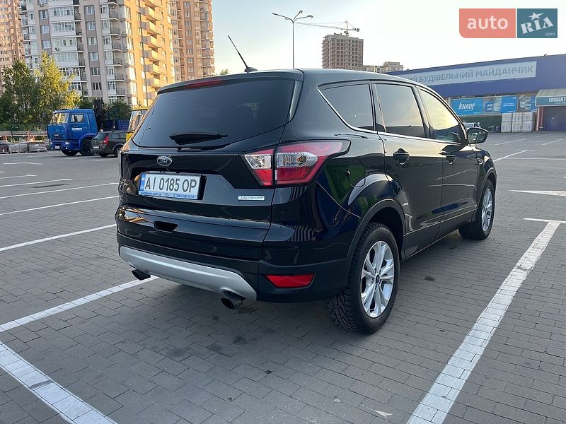 Фото Ford Escape з оголошення AUTO.RIA