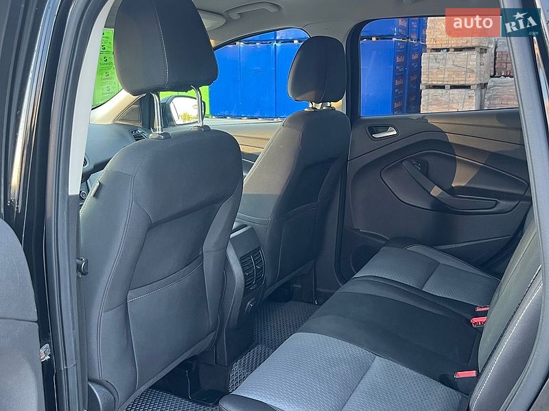 Фото Ford Escape з оголошення AUTO.RIA