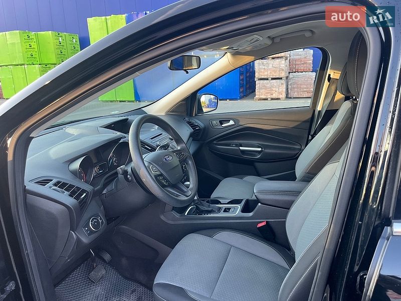 Фото Ford Escape з оголошення AUTO.RIA