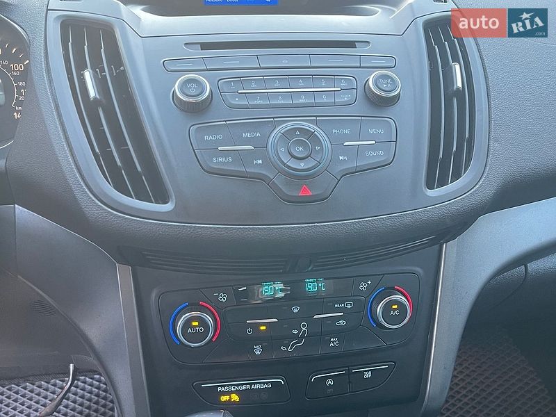 Фото Ford Escape з оголошення AUTO.RIA