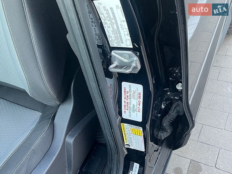 Фото Ford Escape з оголошення AUTO.RIA