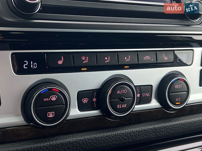 Фото Volkswagen Multivan з оголошення AUTO.RIA