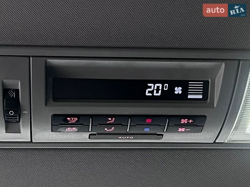 Фото Volkswagen Multivan з оголошення AUTO.RIA