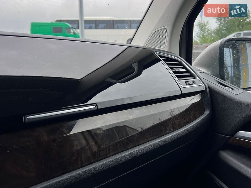 Фото Volkswagen Multivan з оголошення AUTO.RIA