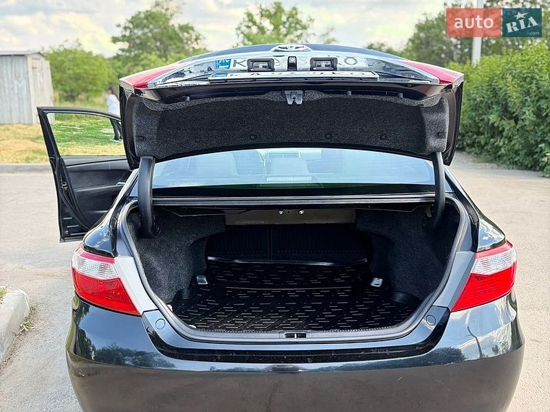 Фото Toyota Camry з оголошення AUTO.RIA