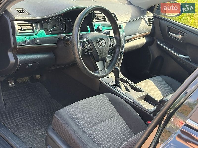 Фото Toyota Camry з оголошення AUTO.RIA