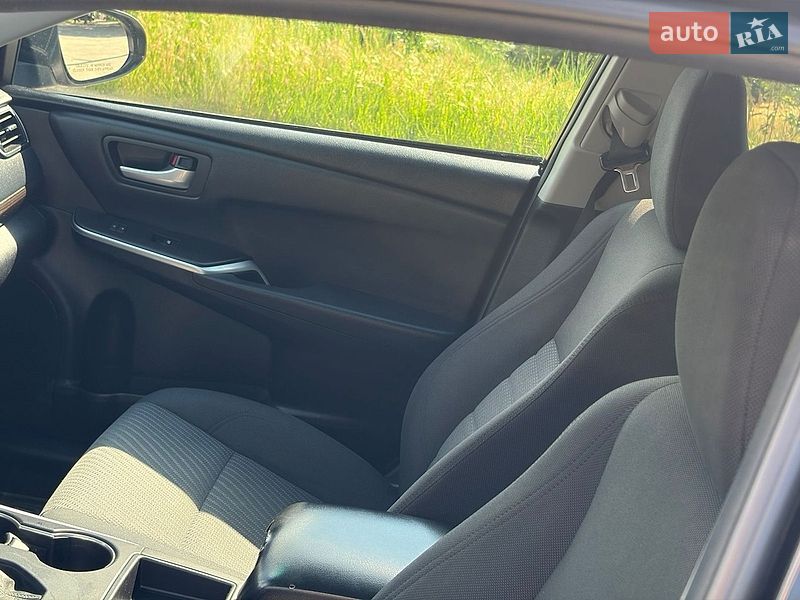 Фото Toyota Camry з оголошення AUTO.RIA