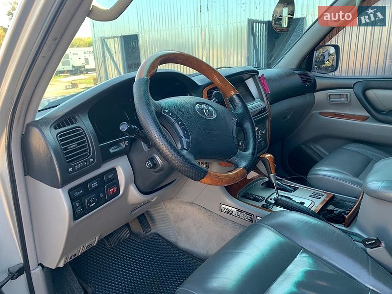 Фото Toyota Land Cruiser з оголошення AUTO.RIA