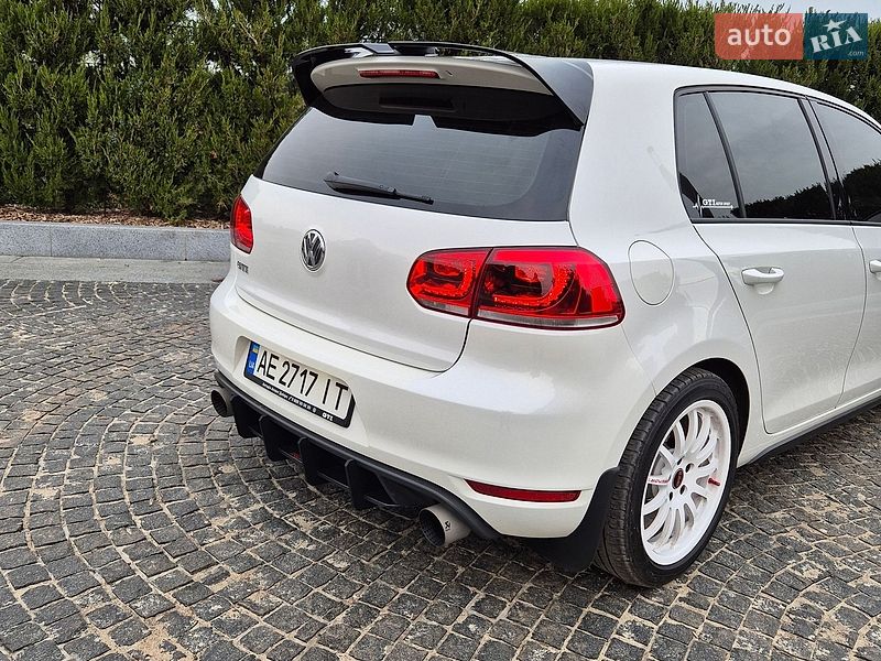 Фото Volkswagen Golf GTI з оголошення AUTO.RIA