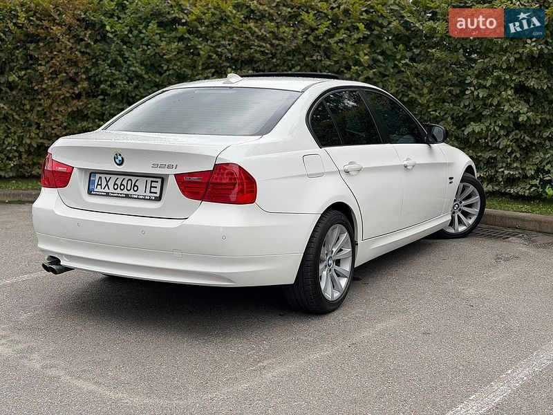 Фото BMW 3 Series з оголошення AUTO.RIA
