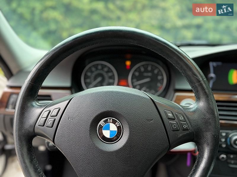 Фото BMW 3 Series з оголошення AUTO.RIA