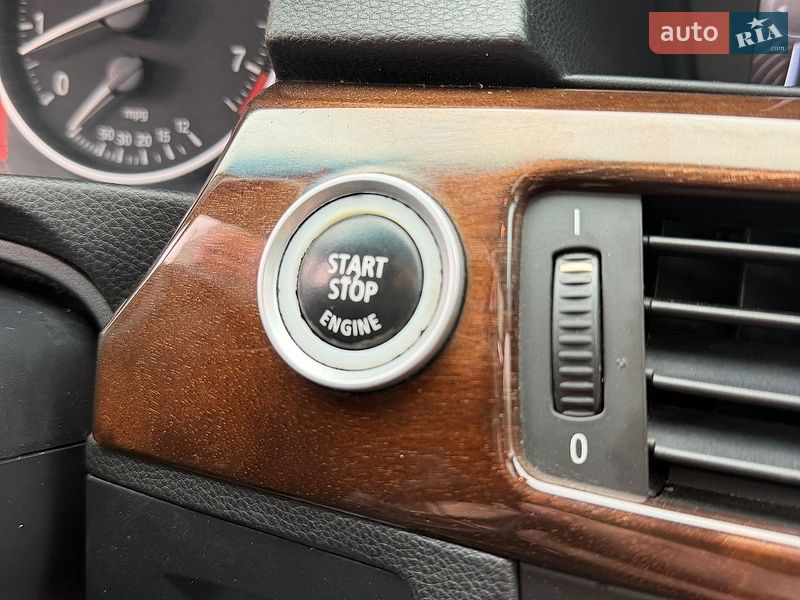 Фото BMW 3 Series з оголошення AUTO.RIA