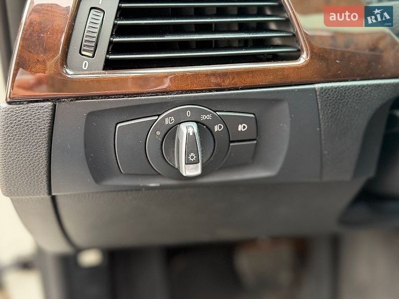 Фото BMW 3 Series з оголошення AUTO.RIA