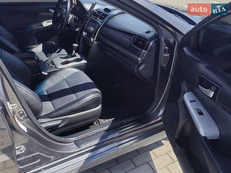 Фото Toyota Camry з оголошення AUTO.RIA