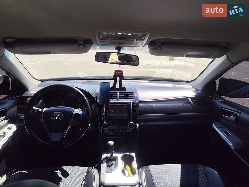 Фото Toyota Camry з оголошення AUTO.RIA