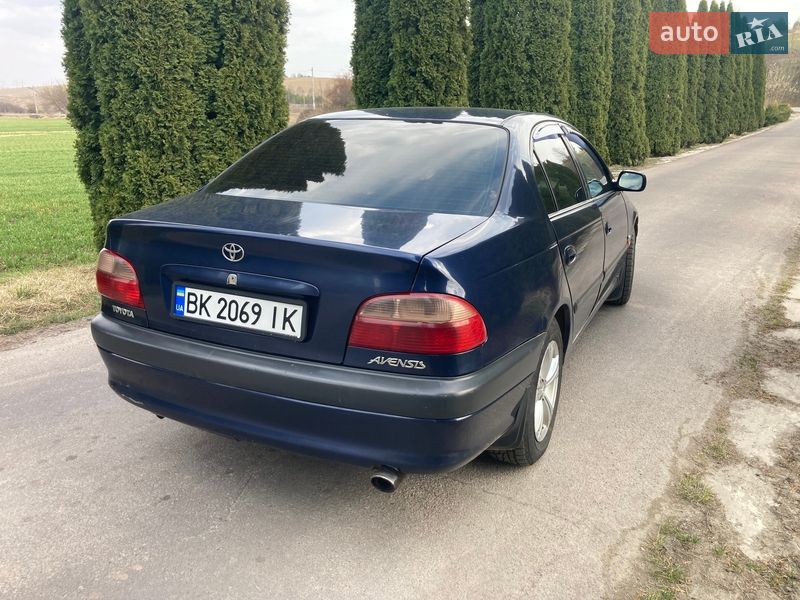 Фото Toyota Avensis з оголошення AUTO.RIA